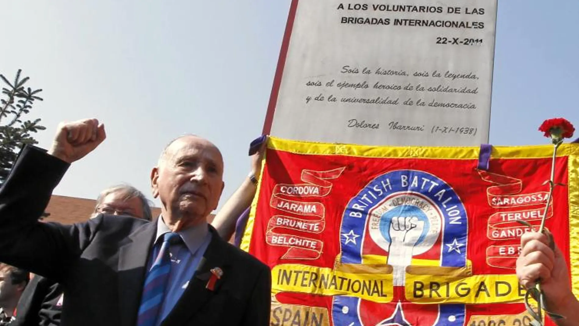 Fue el 22 de octubre de 2011 cuando viejos ex combatientes de las Brigadas Internacionales acudieron al acto de inauguración y homenaje que la UCM les hacía.
