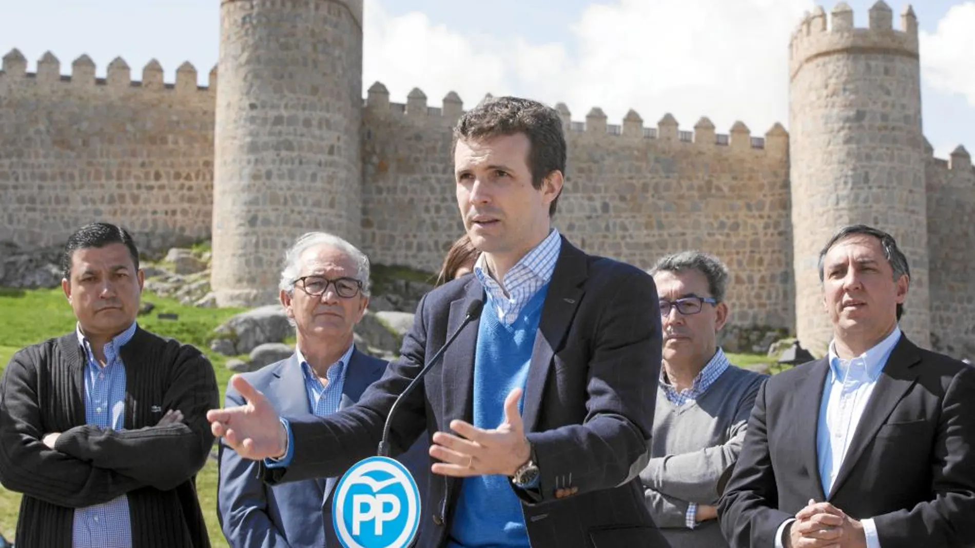Pablo Casado presenta a los candidatos del Partido Popular por Ávila