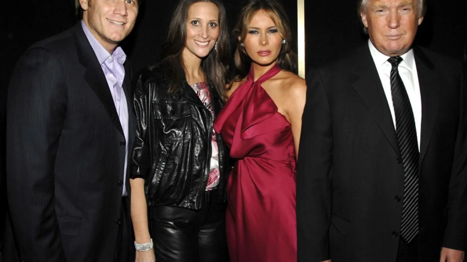 David Wolkoff y Stephanie Winston Wolkoff junto a Melania y Donald Trump, sus íntimos amigos