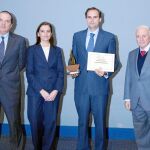 El director de residuales de Aguas de Valencia, Vicente Fajardo, recogió el galardón