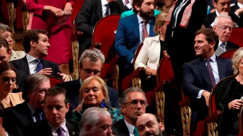 El líder del PP, Pablo Casado, y el de Ciudadanos, Albert Rivera, en la ceremonia de entrega de la 38º edición de los Premios Princesa de Asturias/Foto: Efe