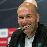 Zidane, durante la rueda de prensa tras el entrenamiento de esta mañana del conjunto blanco en la Ciudad Deportiva de Valdebebas / Efe