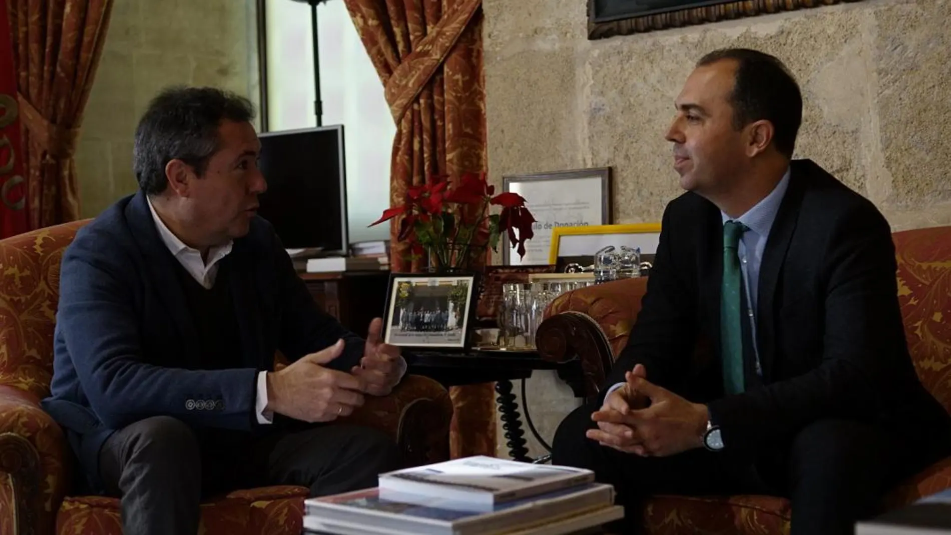 Juan Espadas mantuvo ayer una reunión con el portavoz de Cs en el Ayuntamiento hispalense, Javier Millán
