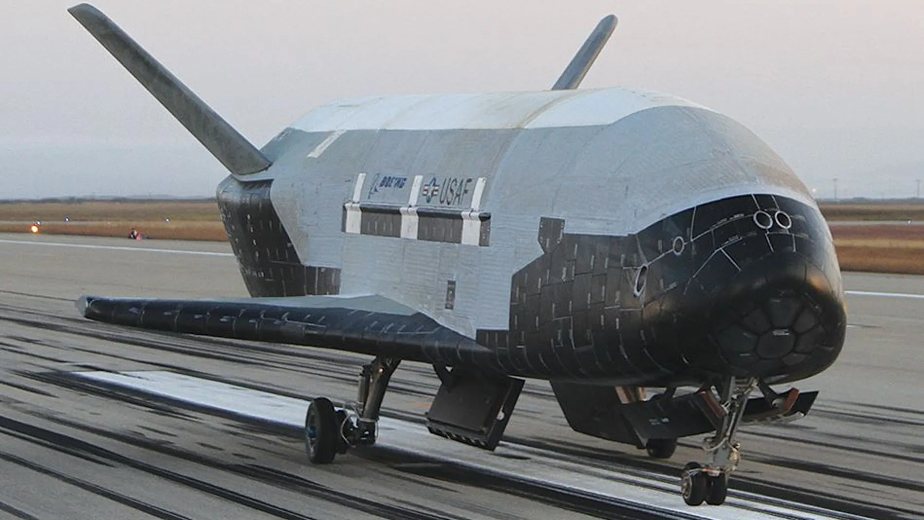 ¿Podría el X-37B, la lanzadera secreta de Estados Unidos, estar transportando armas al espacio?