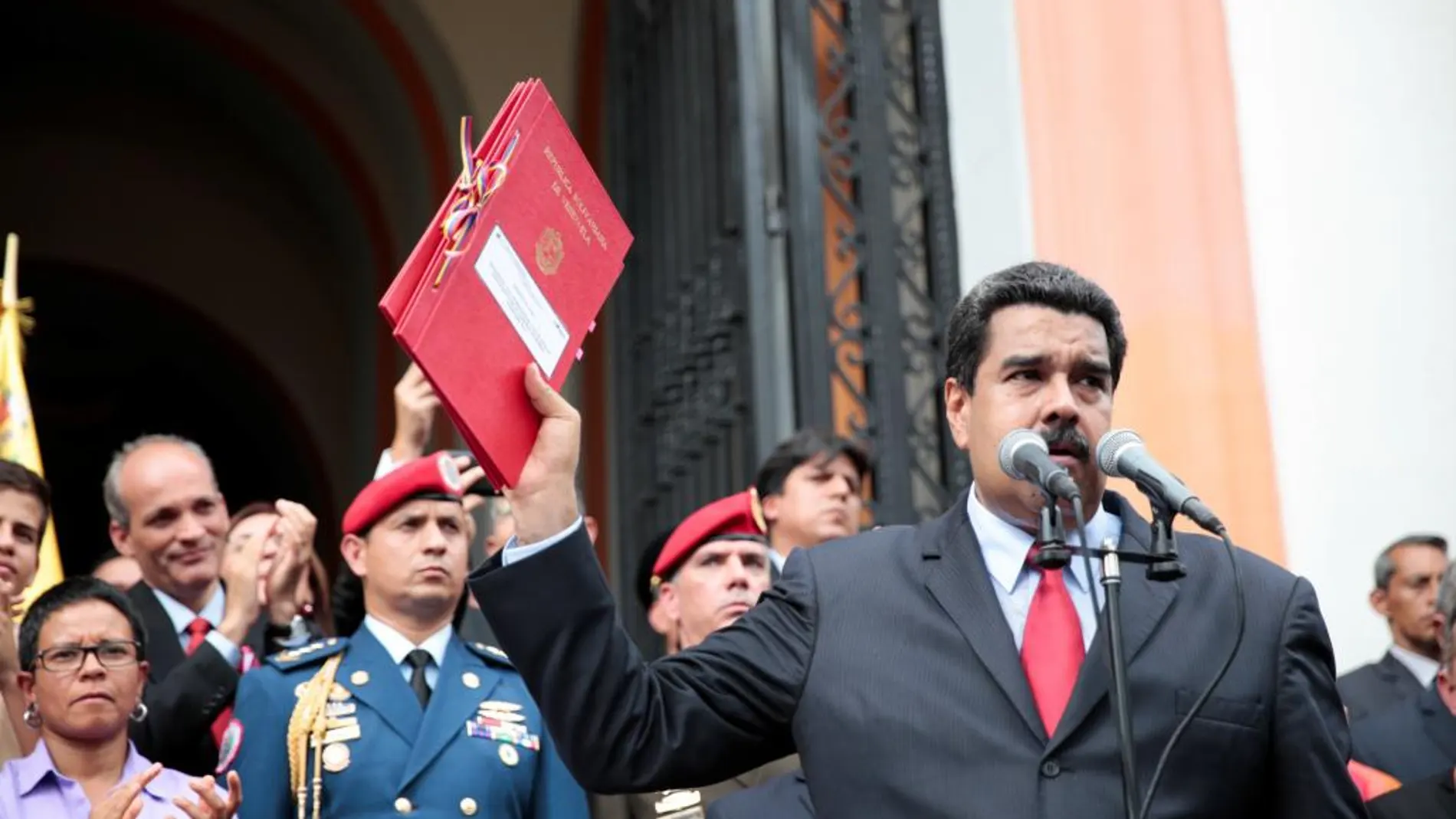 Maduro pisotea el Parlamento