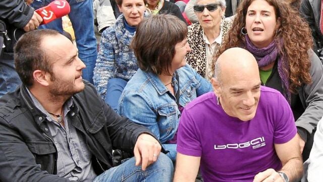 Dirigentes de Bildu impiden que se detenga a una proetarra