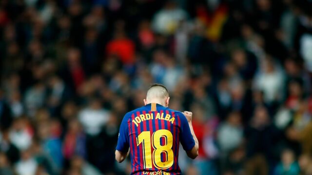 Jordi Alba celebra la victoria de su equipo en el Bernabéu este miércoles / Ep