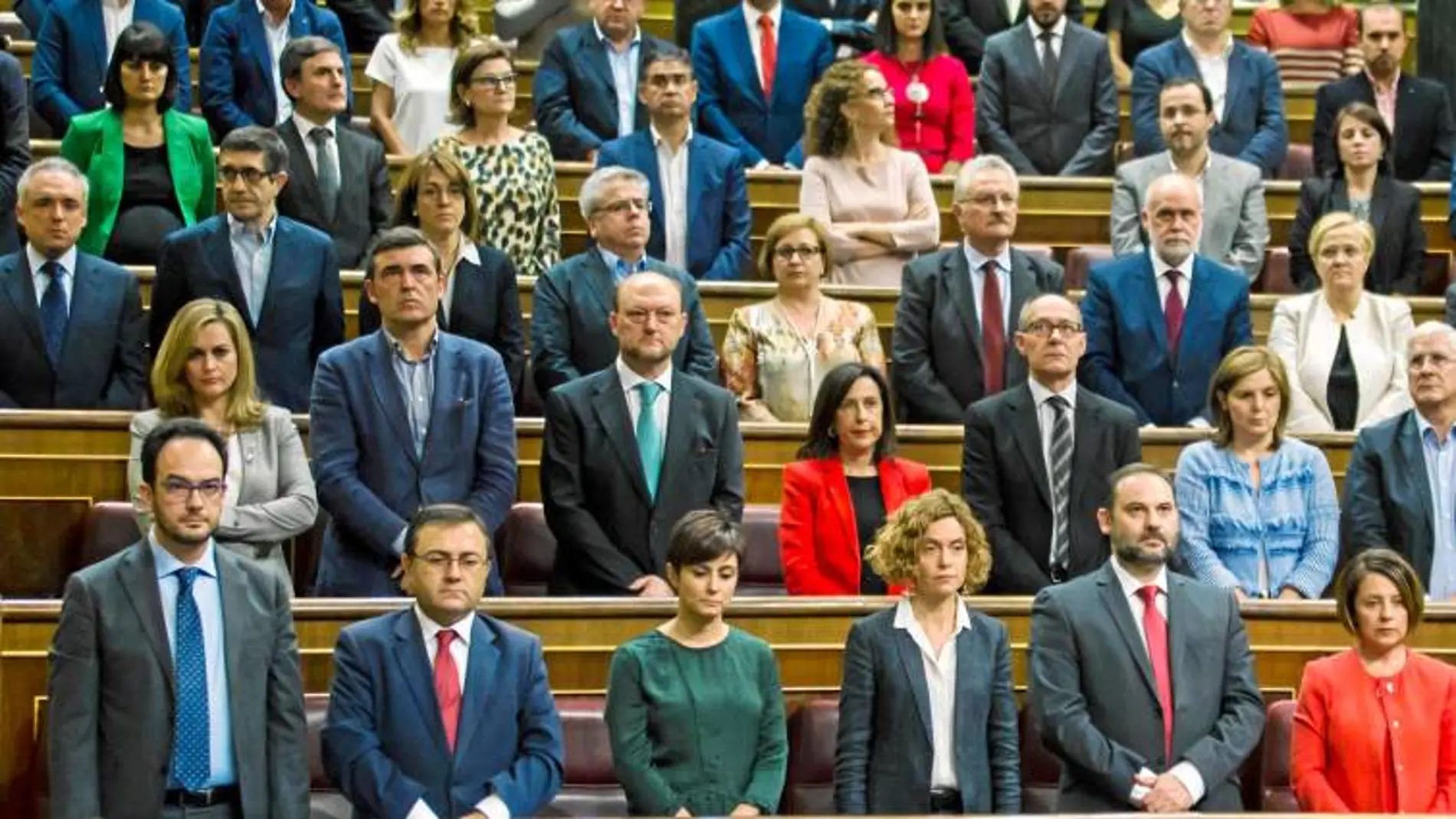 El Grupo Parlamentario Socialista vivió su mayor división tras dimitir Sánchez por la abstención a Rajoy / Foto: Alberto R. Roldán