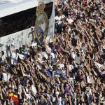 Uno de los últimos recibimientos al autobús del Madrid