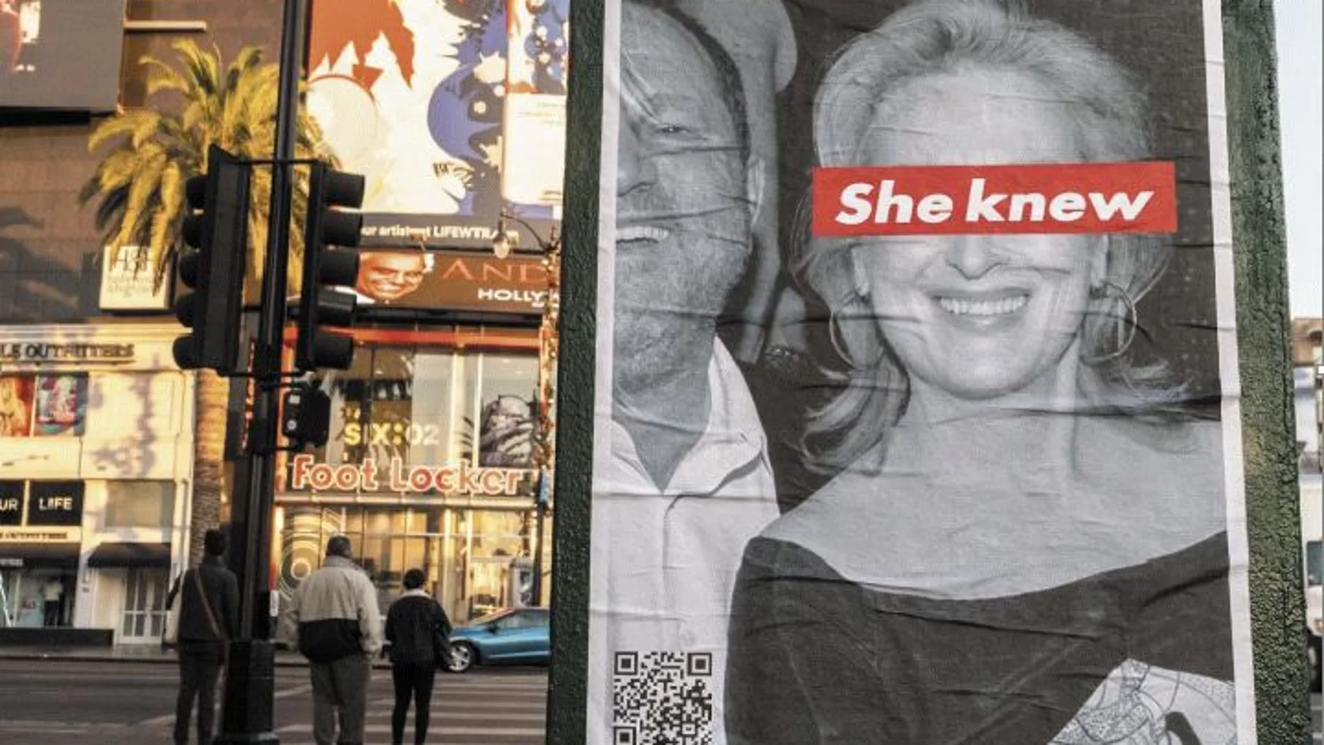 Carteles en las calles de Los Ángeles que acusaban a Streep de conocer los abusos de Harvey Weinstein