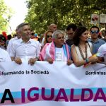 Los ministros del Interior, Fernando Grande-Marlaska y de Sanidad, Carmen Montón, participan en la manifestación del Orgullo 2018 de Madrid. EFE EFE/J.J. Guillén