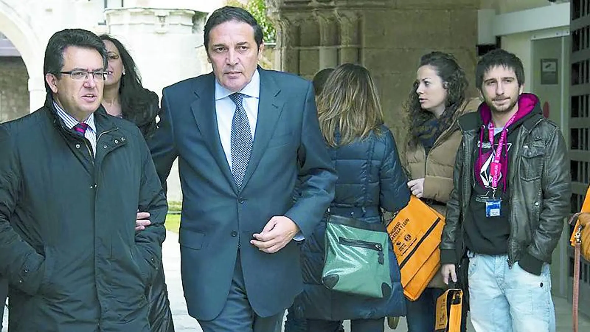 El consejero de Sanidad, Antonio Mar'a S‡ez, inaugura el XI Congreso de Semes Castilla y Leónn.