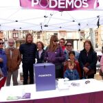 El secretario regional de Podemos, Pablo Fernández, presenta la campaña en Toro / J. L. Leal/Ical