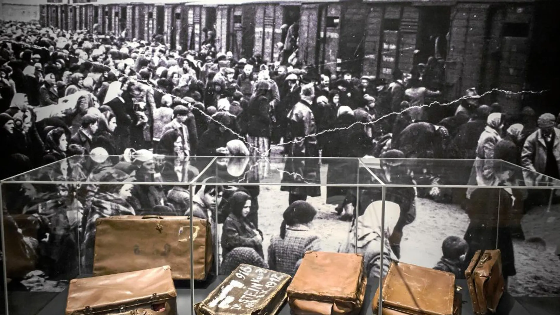 Algunas de las maletas de los judíos que llegaron al campo de concentración de Auschwitz
