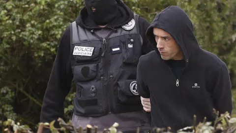 Mikel Irastorza, tras su detención por la policía francesa en colaboración con la Guardia Civil, en la localidad francesa de Ascain