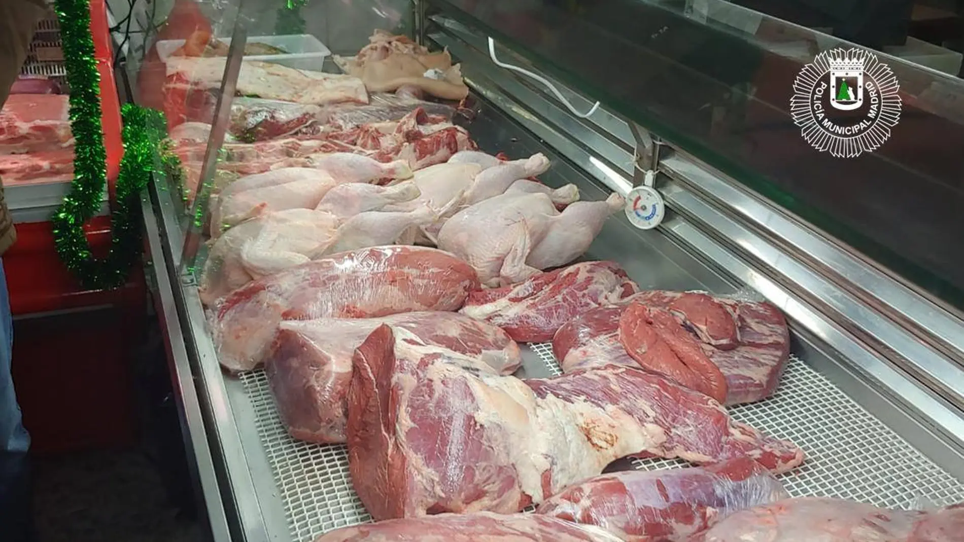 Imagen de las piezas de carne, ubicadas en un refrigerador que no funcionaba
