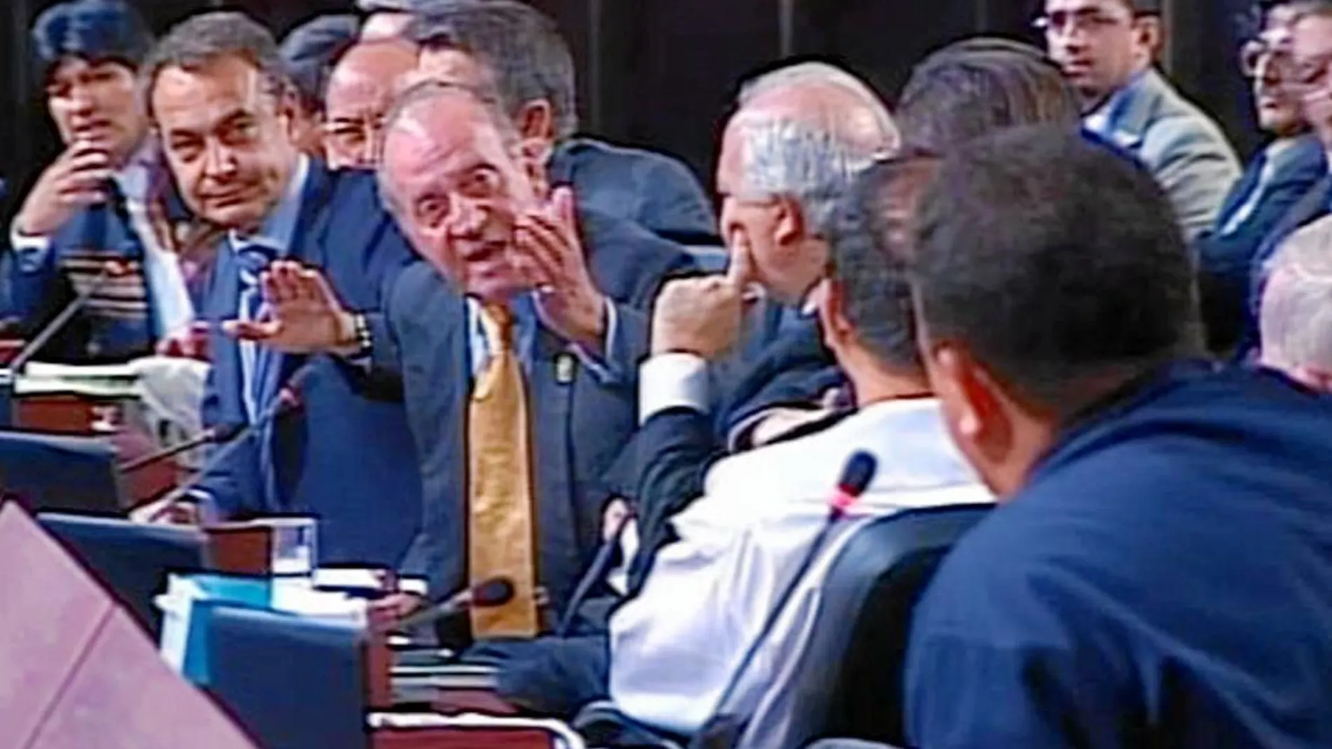 El Rey exige a Chávez «que se calle» en la Cumbre de Santiago de Chile, en 2007