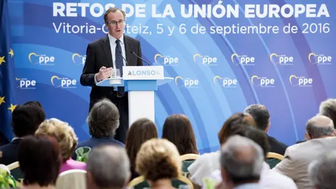 Alfonso Alonso, durante su intervención hoy en el foro "Restos de la Unión Europea del siglo XXI'.