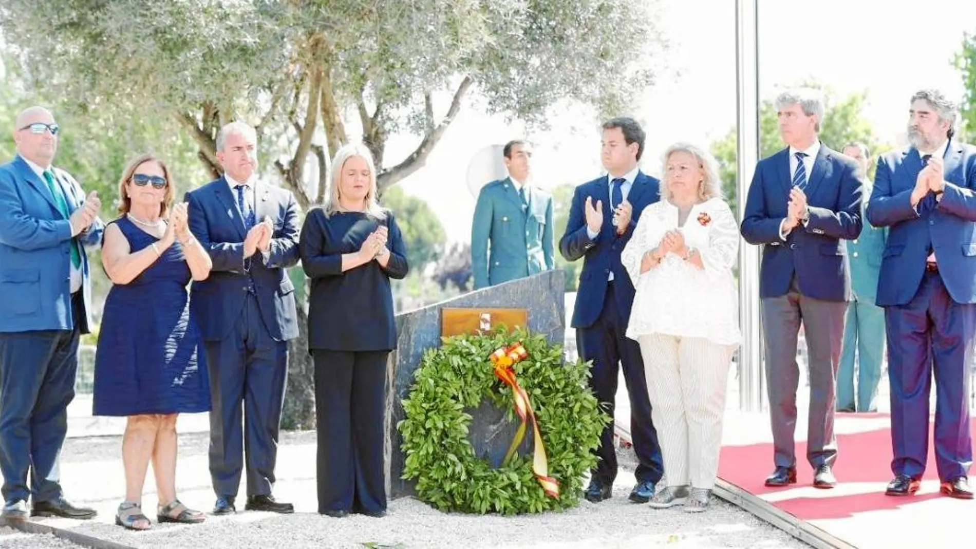 Ángel Garrido renovó ayer en Las Rozas el compromiso «con todos aquellos que han sufrido el odio y la sinrazón criminal del terrorismo»