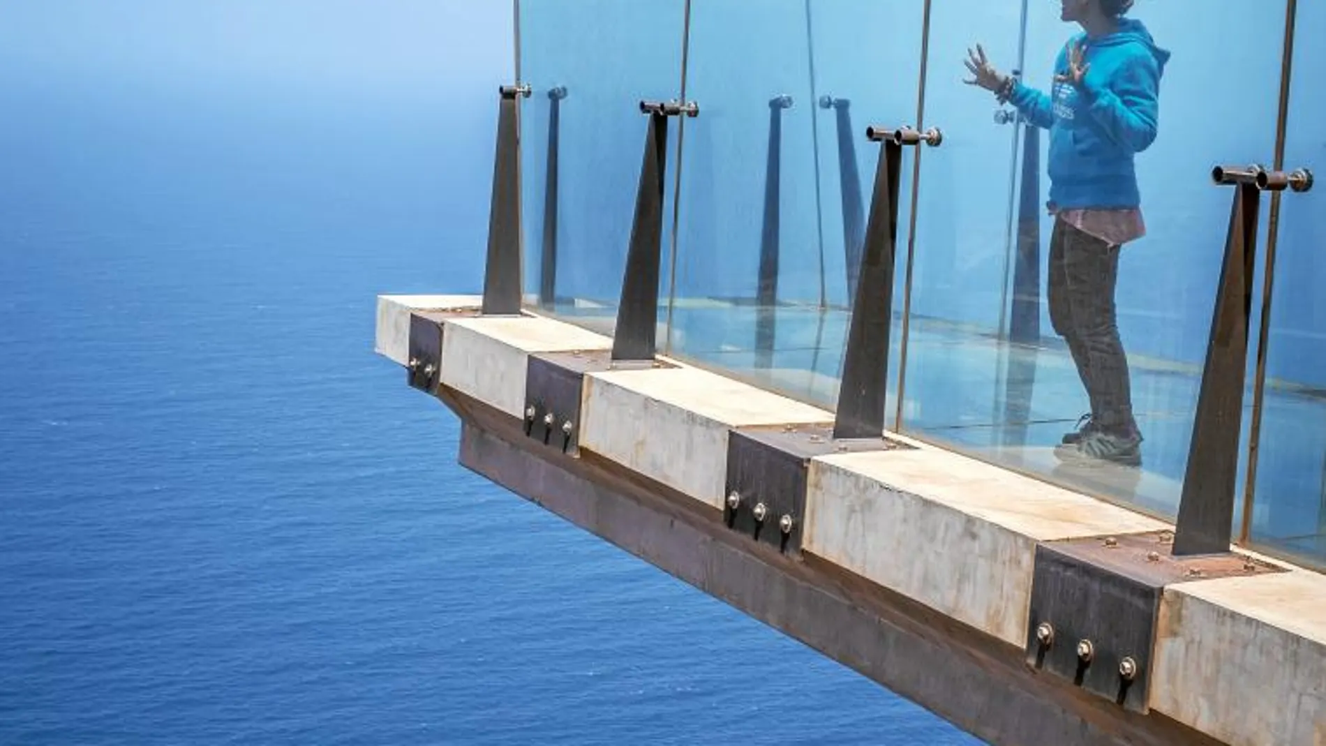 El mirador de Abrante es un balcón completamente acristalado a 620 metros sobre el suelo