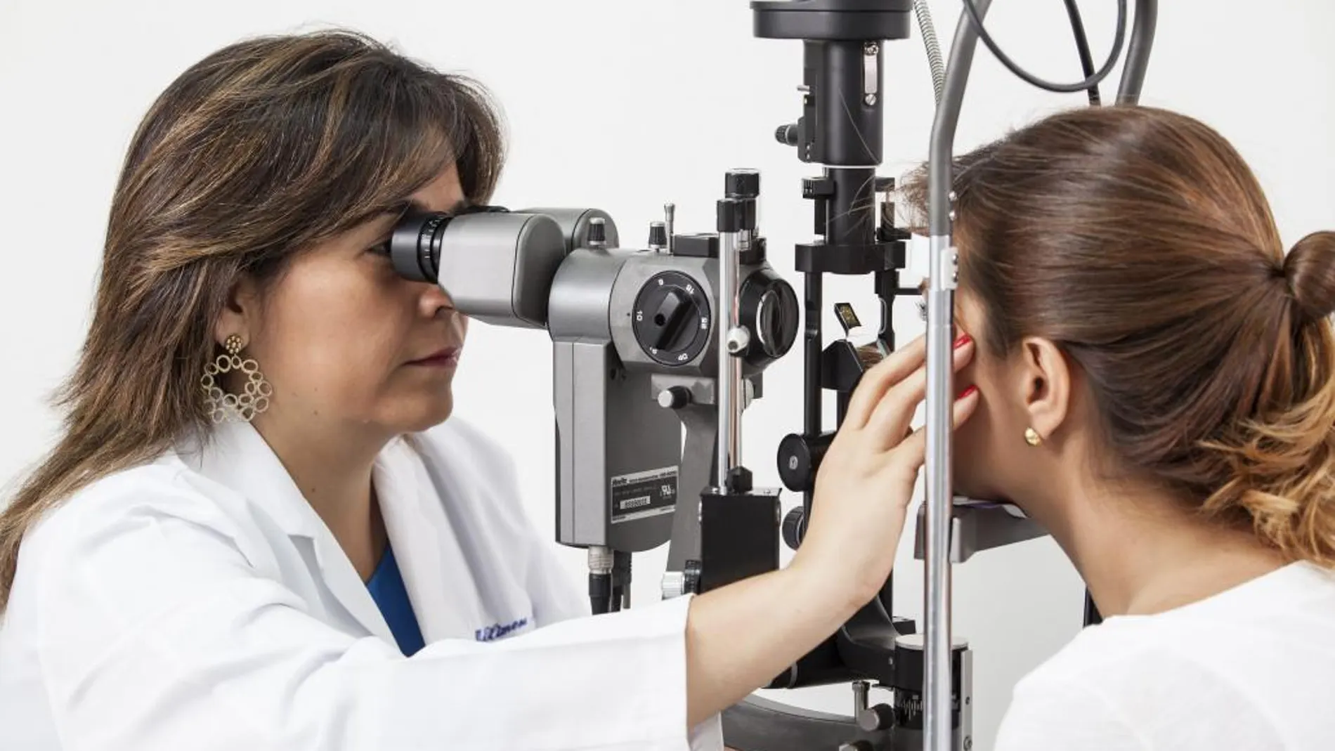 Los optometristas de Castilla y León aconsejan hacer revisiones periódicas para conocer el estado de la vista