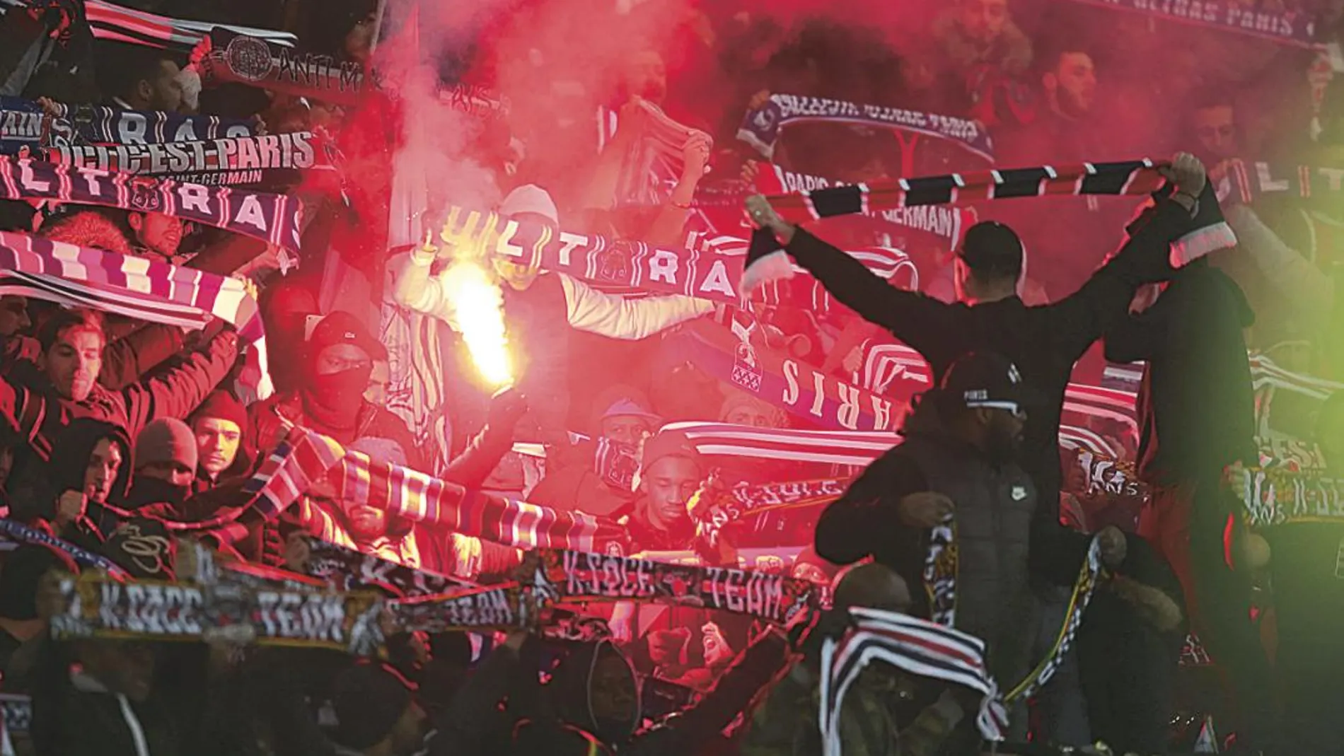 Los extremistas del mundo del fútbol cuentan con un apoyo pasivo por parte de muchas directivas de los clubes
