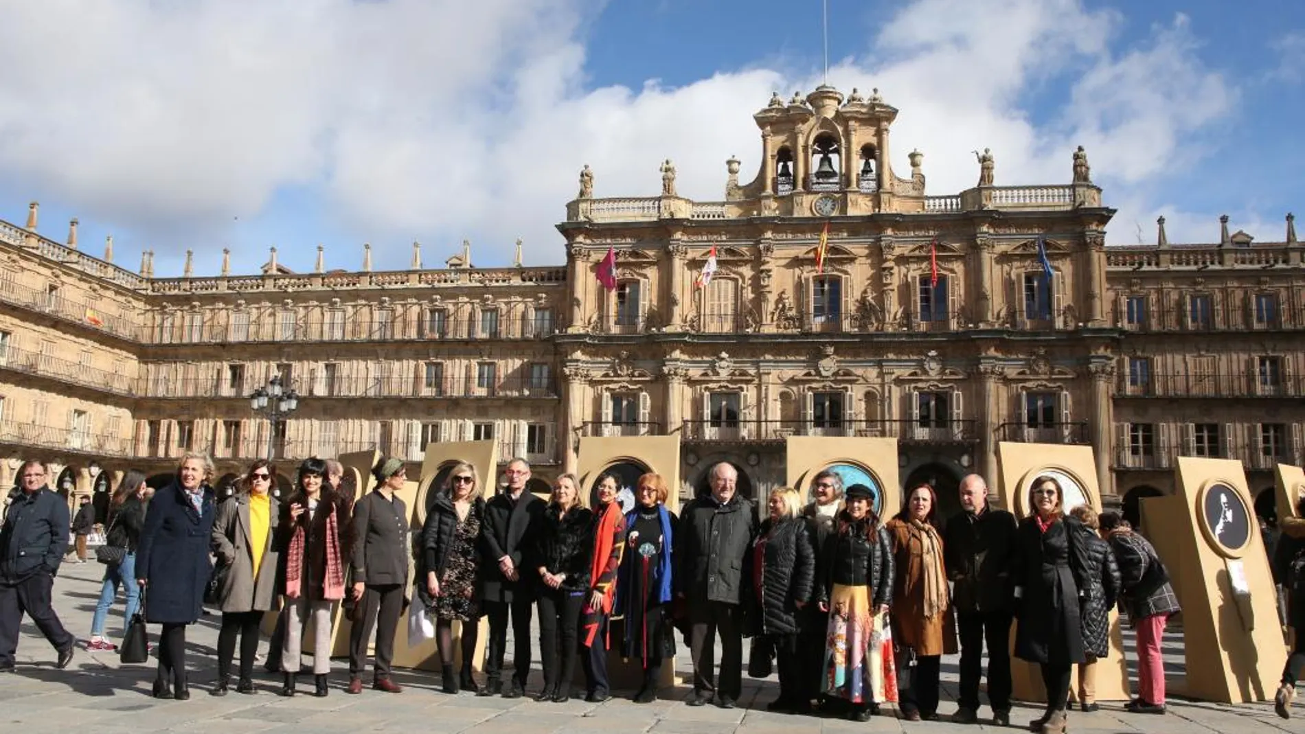 Presentación de la exposición en la Plaza Mayor de Salamanca
