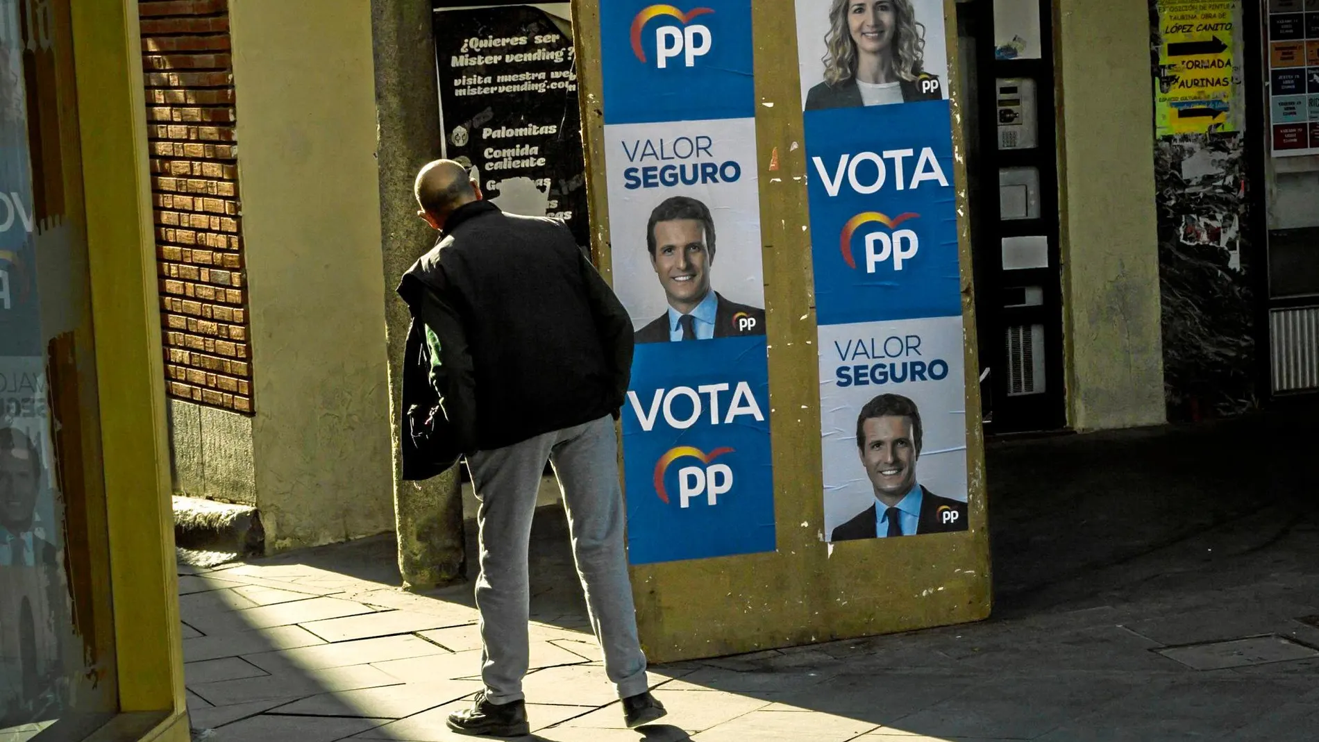 Los vecinos de Arévalo añoran la época de Aznar, pero ven en Casado un candidato bien formado y con buenas ideas / Foto: Alberto R. Roldán
