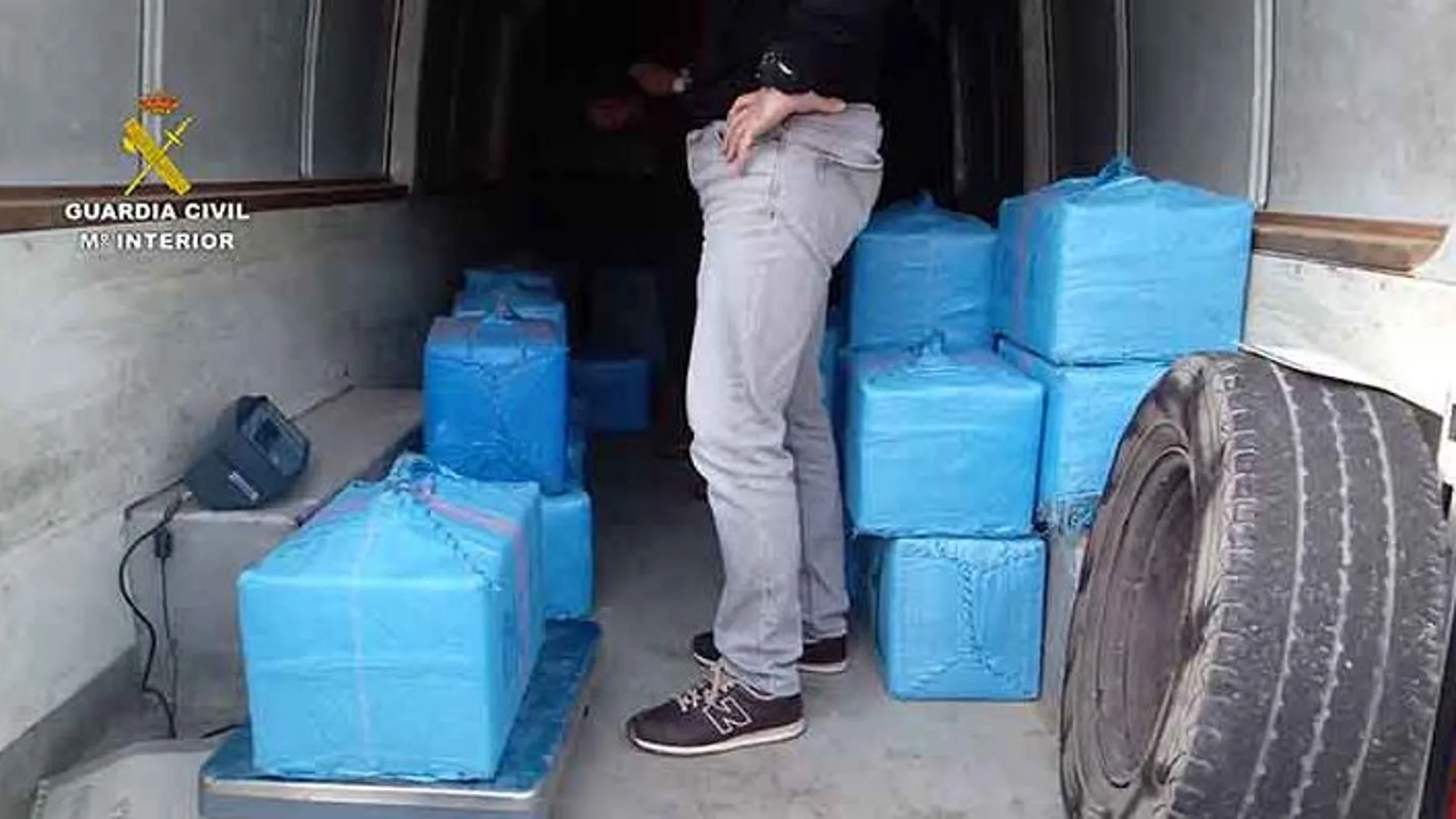 Se estima que la organización habría introducido más de 10.000 kilogramos de hachís/Foto: Guardia Civil