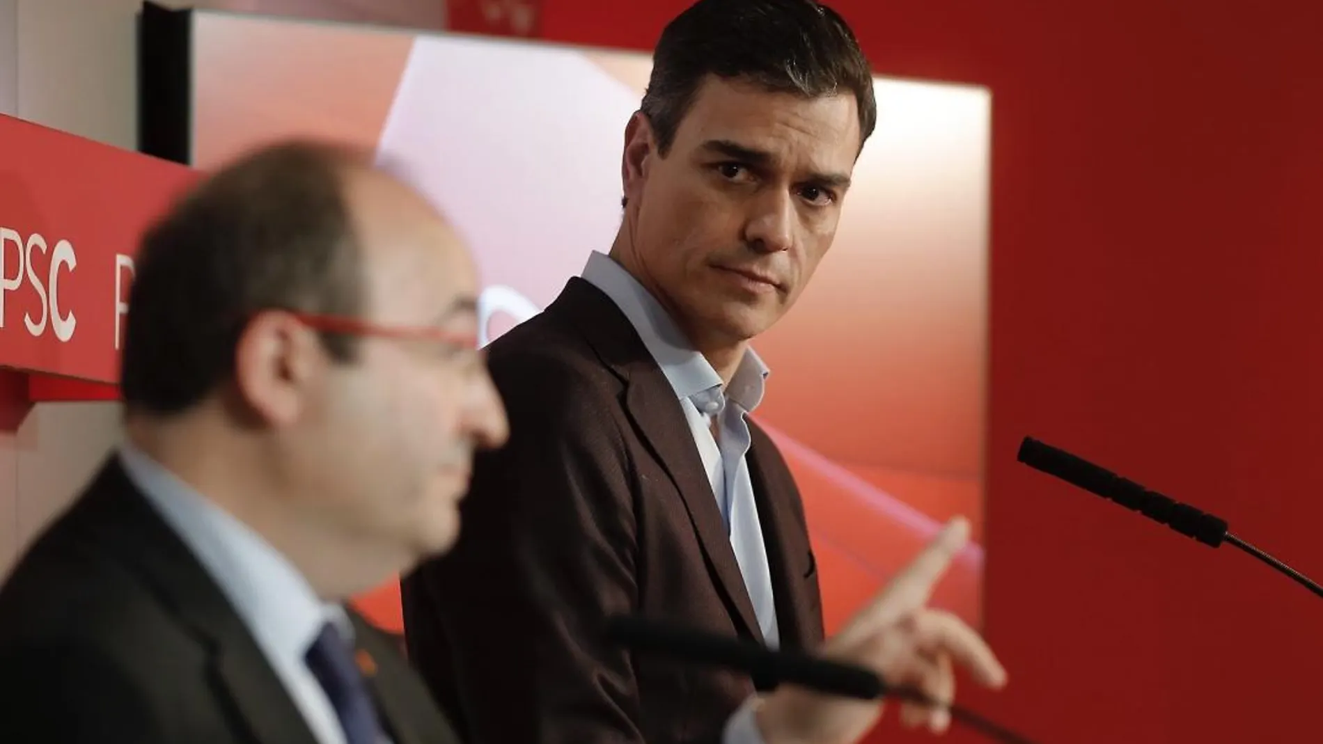 El líder del PSC, Miquel Iceta, y el secretario general del PSOE, Pedro Sánchez