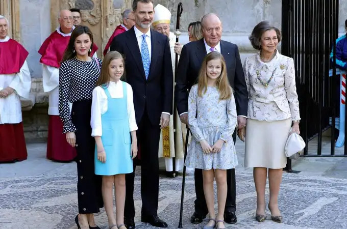 Los Reyes, Don Juan Carlos y Doña Sofía acuden a la misa de Resurrección de Palma