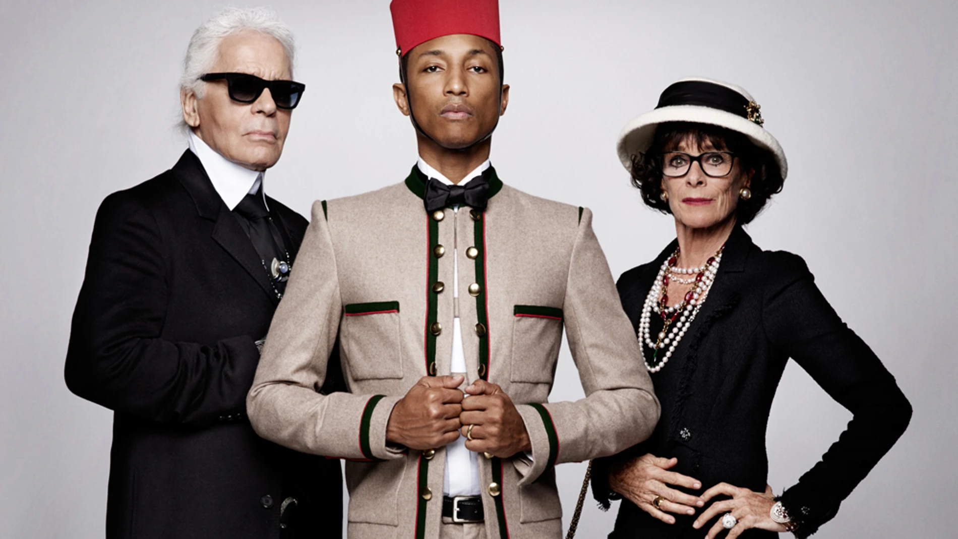 El diseñador junto a Pharrell Williams y Geraldine Chaplin en una imagen promocional de su corto “Reincarnation”