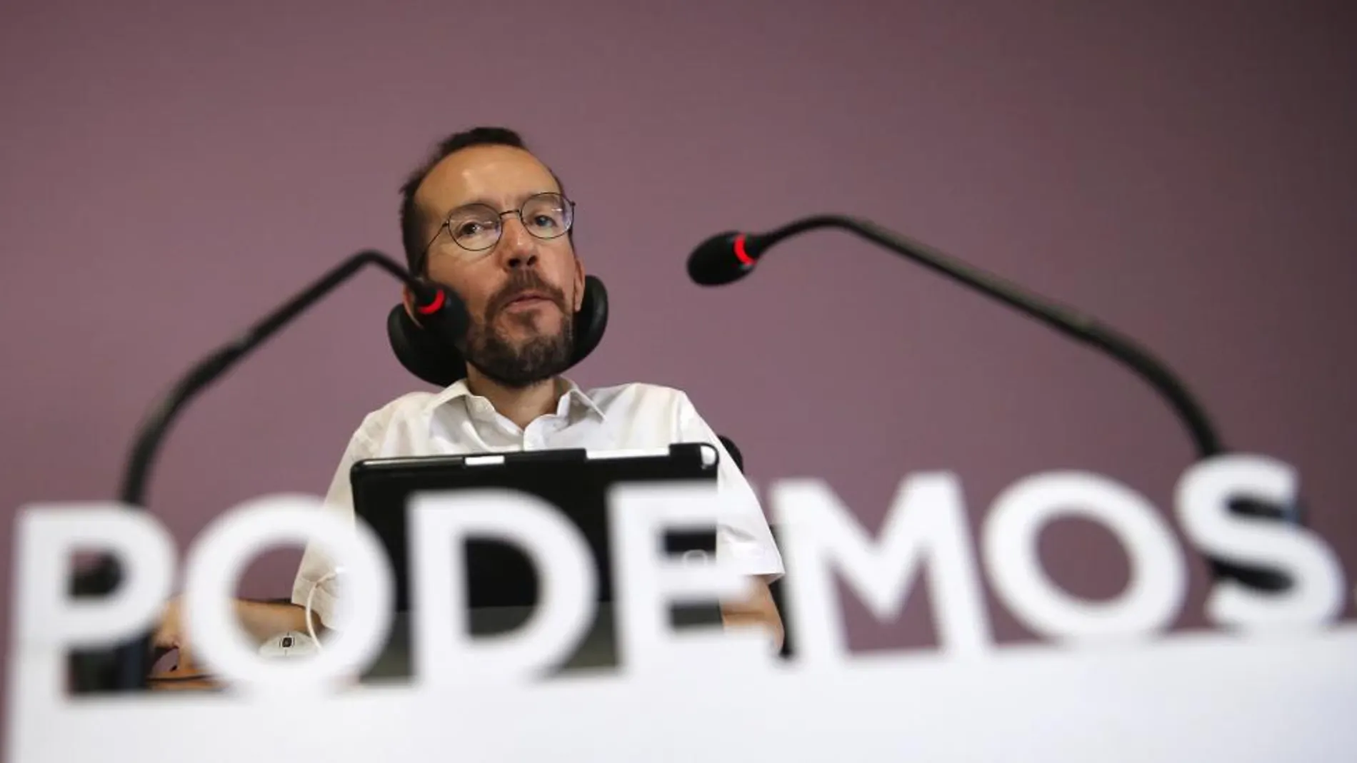 El secretario de Organización de Podemos, Pablo Echenique, durante la rueda de prensa posterior a la reunión que la Ejecutiva del partido