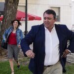 El juez de Huelva reacciona contra el carpetazo a la pieza política de los cursos