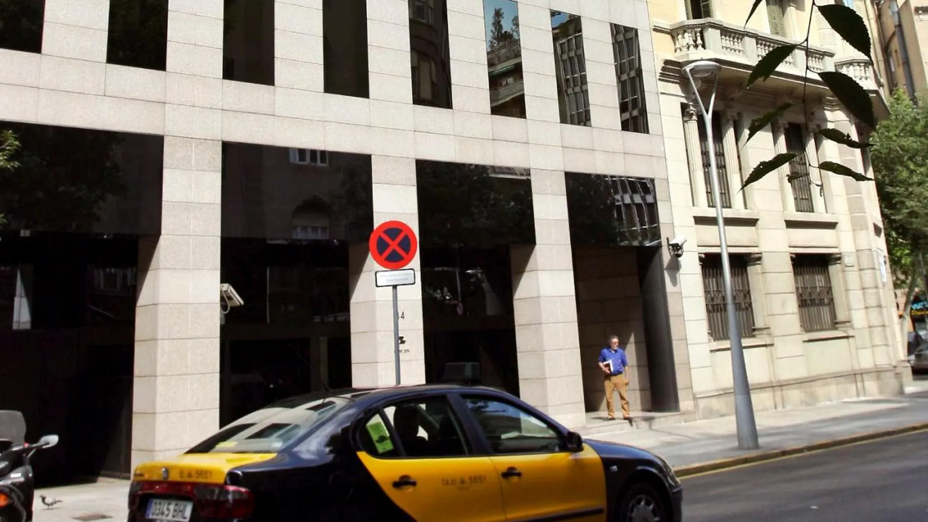 Fachada del edificio del Grupo Zeta en Barcelona
