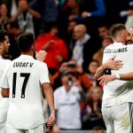 Benzema (d) celebra con Sergio Ramos el primer gol de su equipo ante el Viktoria Plzen. EFE/Mariscal