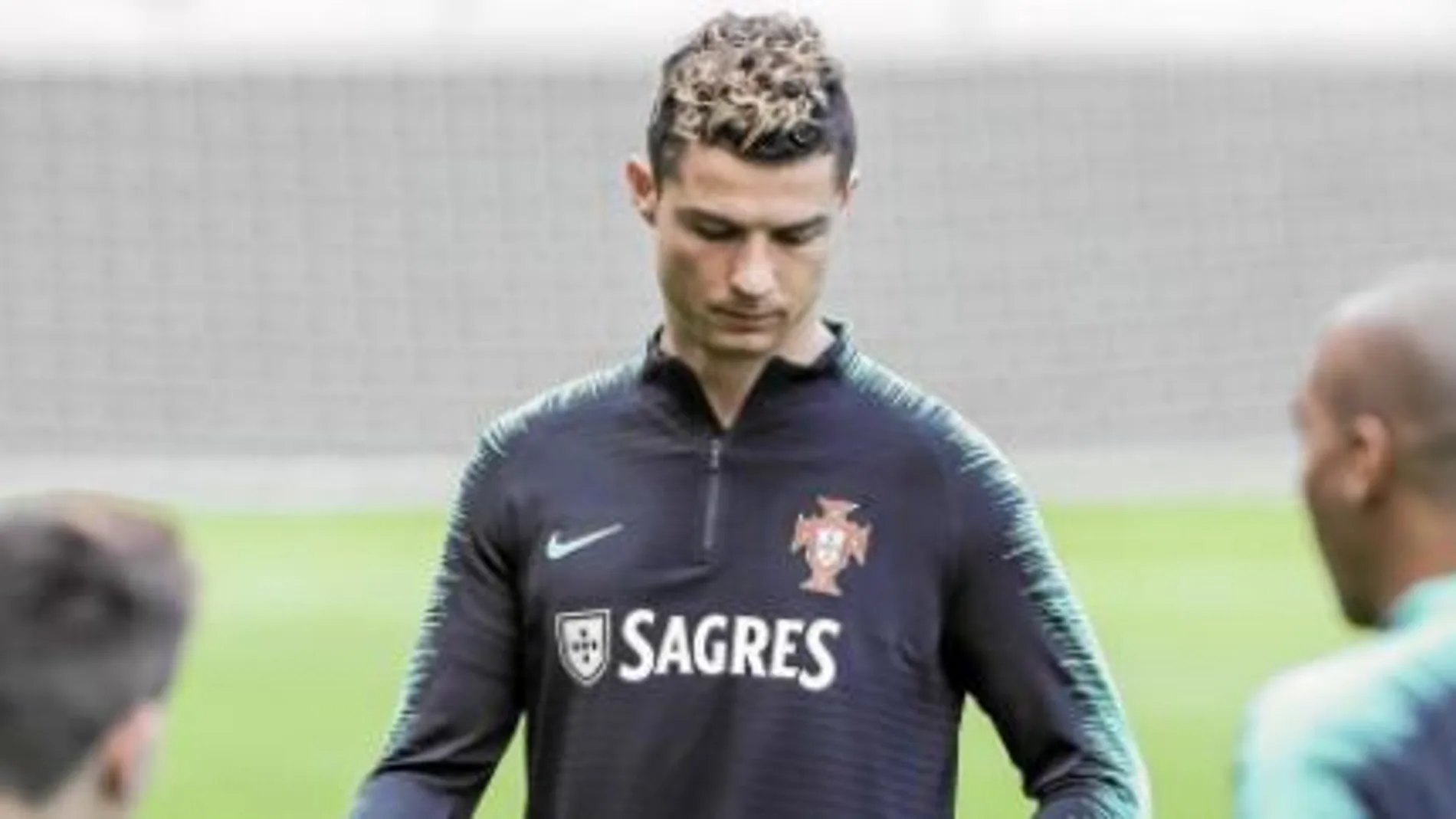 Cristiano se prepara con su selección tras remontar en dos minutos el gol de Salah el pasado viernes