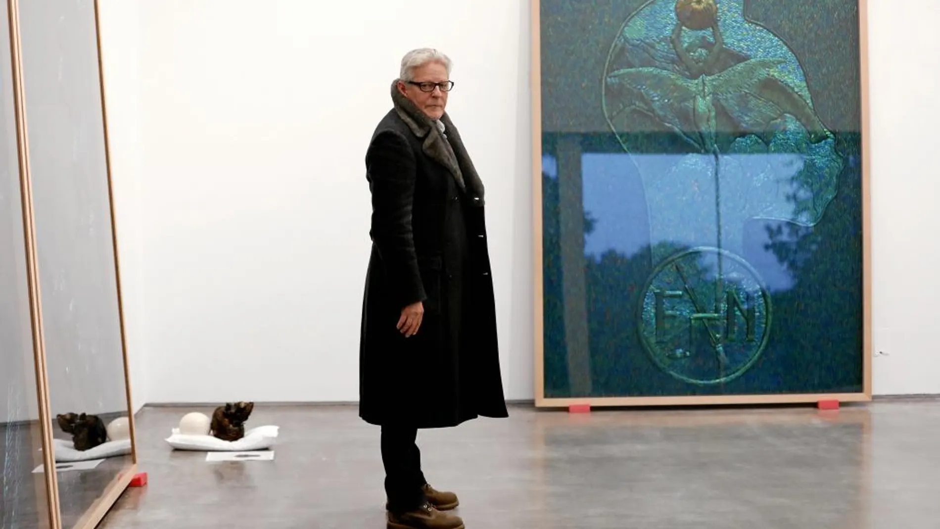 El artista, un provocador nato, ayer en la galería Javier López &amp; Fer Francés, donde expone su obra nueva