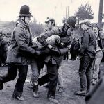Disturbios entre los mineros y la Policía en Warwickshire, durante una famosa huelga en 1984