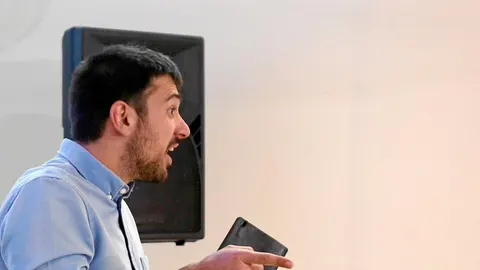 El senador de Podemos Ramón Espinar, ayer a la salida de la comparecencia para presentar su candidatura