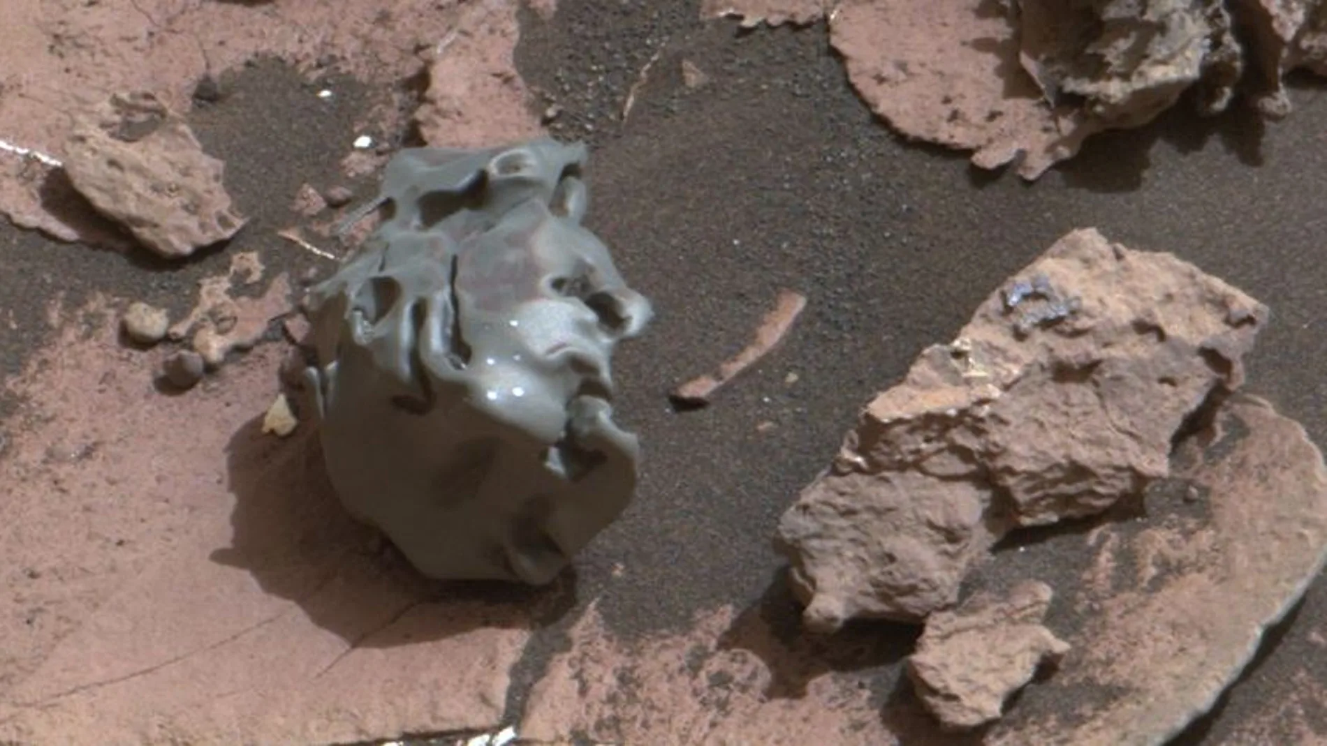 El robot Curiosity encuentra un extraño meteorito metálico en Marte