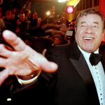 Un divertido Jerry Lewis durante los American Comedy Awards, en Los Ángeles, en 1998.