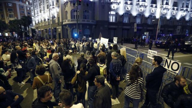 Cientos de personas durante la marcha "Rodea el Congreso", en la madrileña plaza de Neptuno, el pasado sábado 29 de octubre