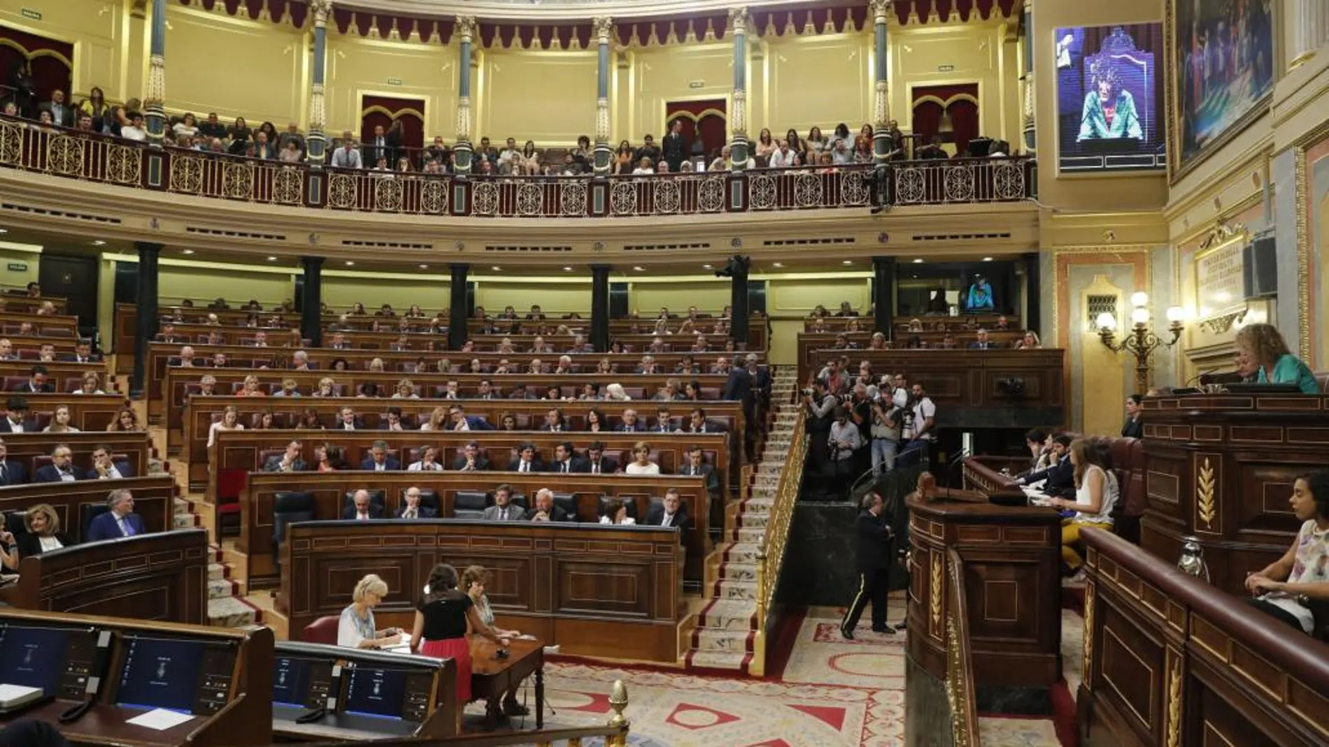 Vista del hemiciclo del Congreso al inicio de la sesión constitutiva de las Cortes Generales de la XII legislatura. EFE/J. J. Guillén