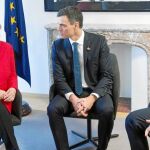 Angela Merkel, Pedro Sánchez y Alexis Tsipras se reunieron ayer en la última jornada de la cumbre / Efe