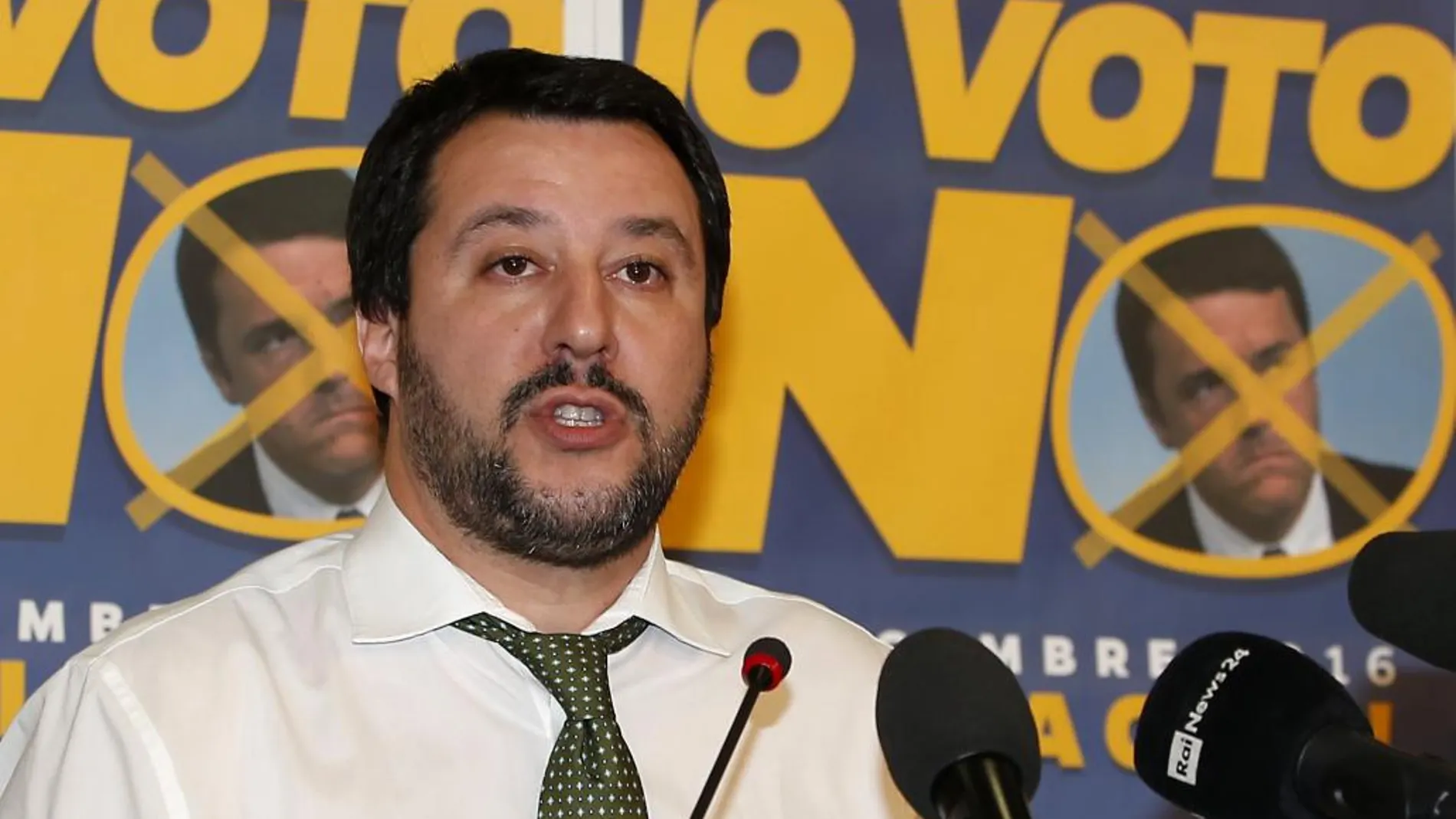 El líder de la Liga Norte, Matteo Salvini, en la sede del partido en Milán