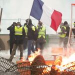 Los chalecos amarillos han bloqueado el paso de los camiones de mercancías en Francia/REUTERS