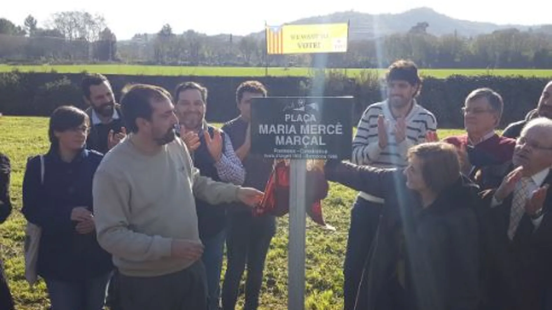 Forcadell rebautiza la plaza de la Constitución de Celrà