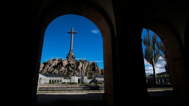 Los restos de Franco reposan en Cuelgamuros desde 1975