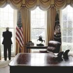 El presidente Donald Trump, en el Despacho Oval, en una imagen de abril de 2017